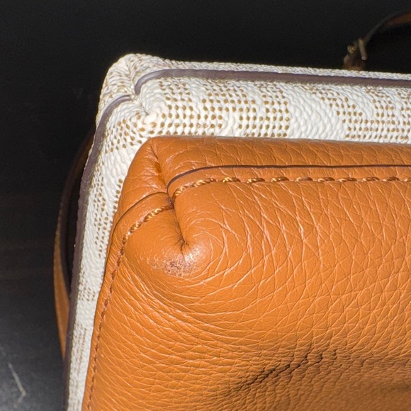 Michael Kors Tan and White Crossbody Bag - Picture 12 of 15